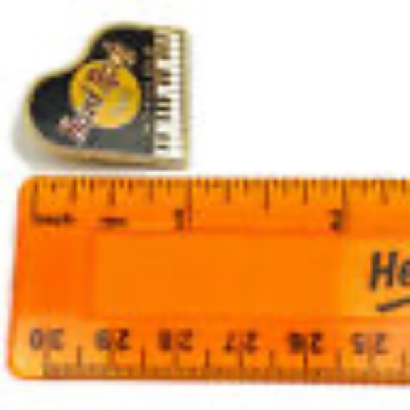 Hard Rock Cafe Honolulu Grand Piano Pin Gold Tone - Picture 6 of 6